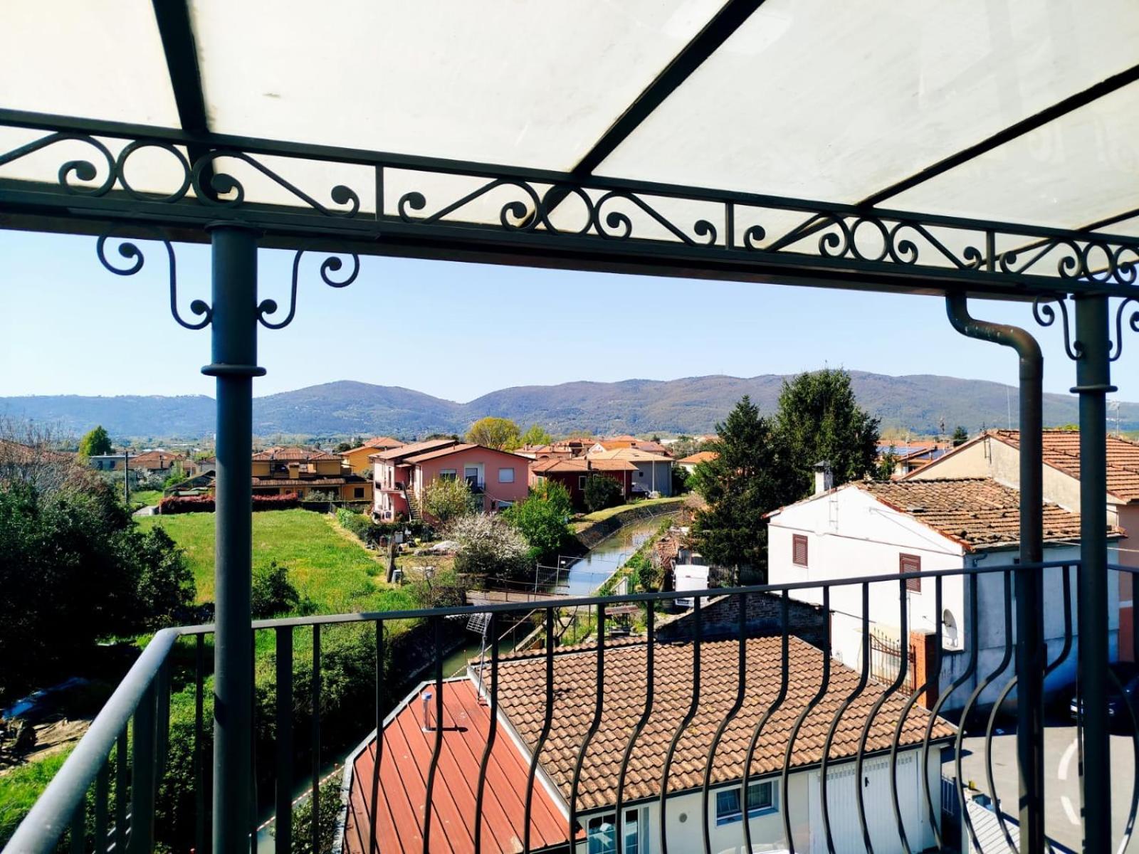Ca' Fra E Oly Apartment Castelnuovo Magra Exterior photo
